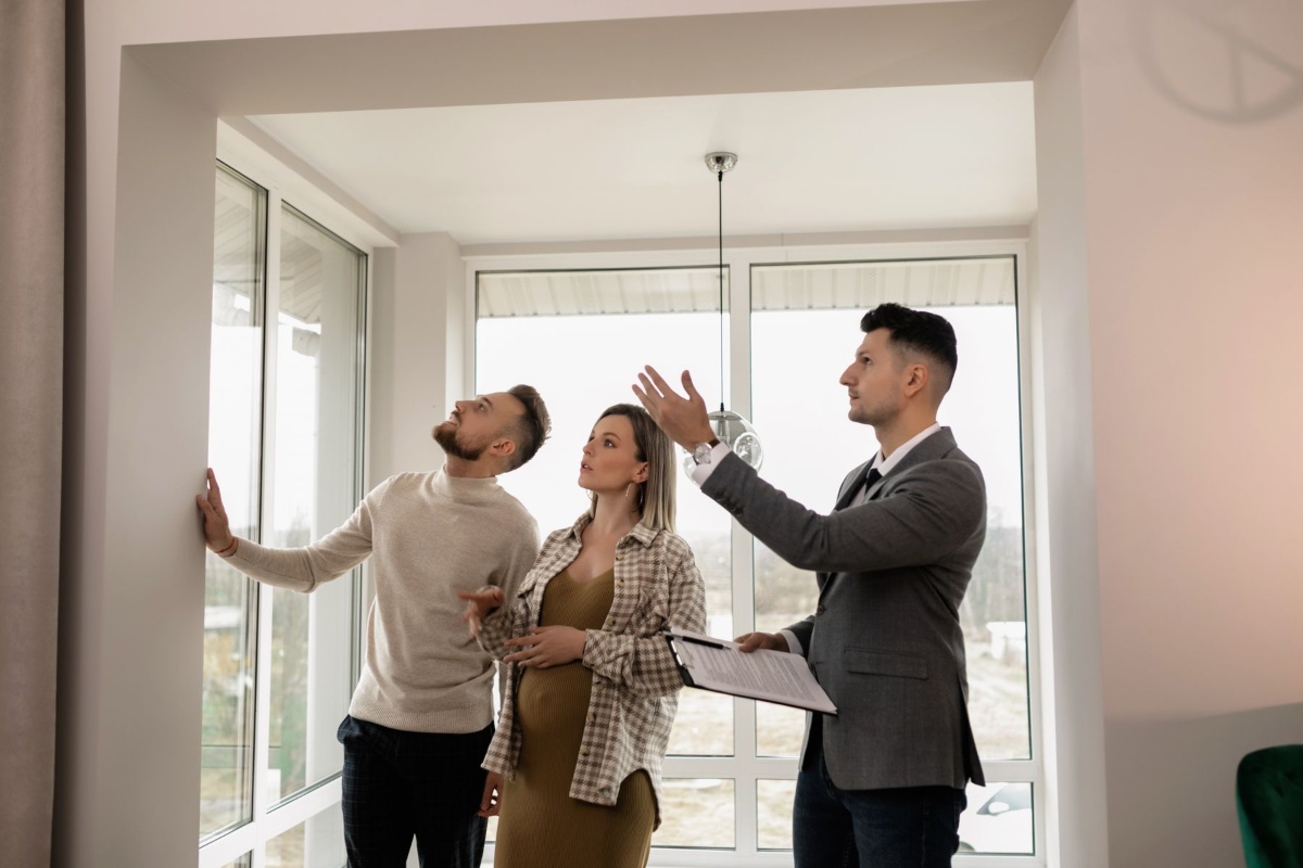 Apartment condition inspection with a property representative