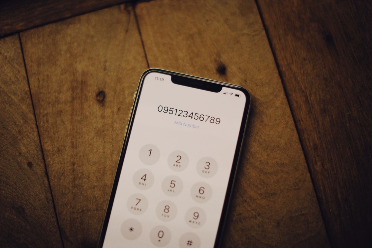 Smartphone numeric keypad used for an automated phone menu
