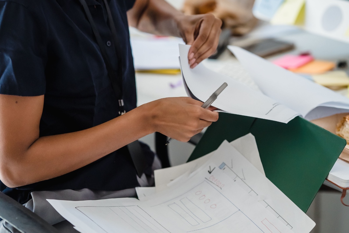 Resident organizing documents for city hall address procedures